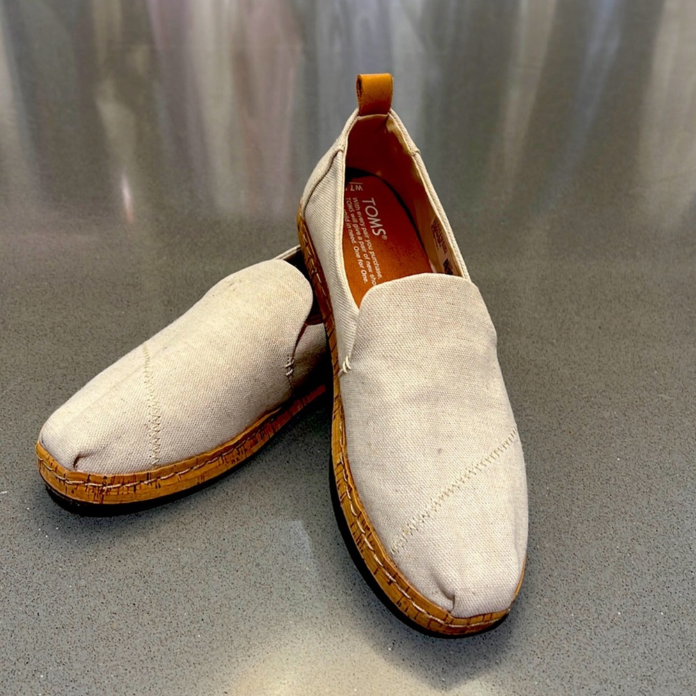 TOMS - Great Condition!